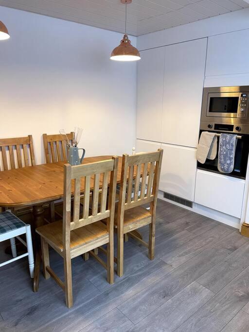 3 Bedroom Terrace Holiday Home Great Torrington Eksteriør bilde