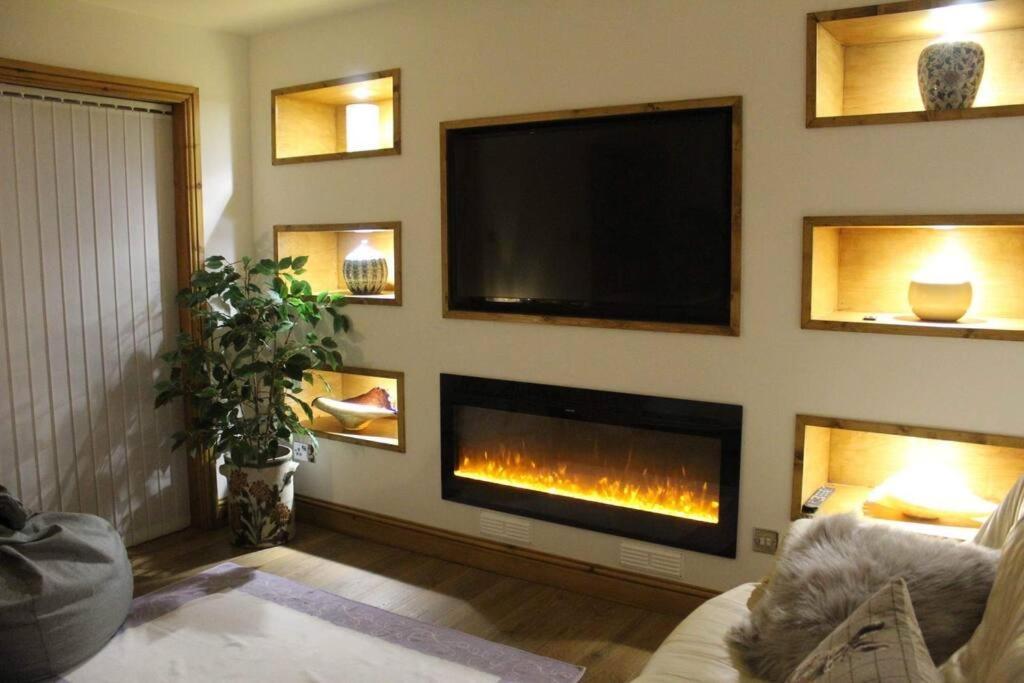 3 Bedroom Terrace Holiday Home Great Torrington Eksteriør bilde